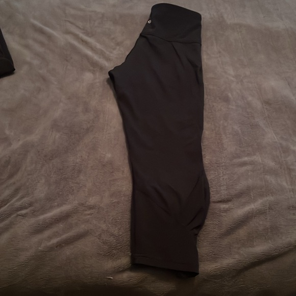Lululemon mid calf - Picture 2 of 2